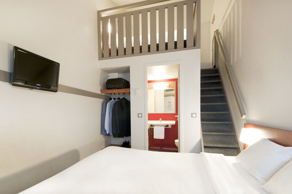 B&B Hotel Lyon St Priest Saint-Priest  Buitenkant foto