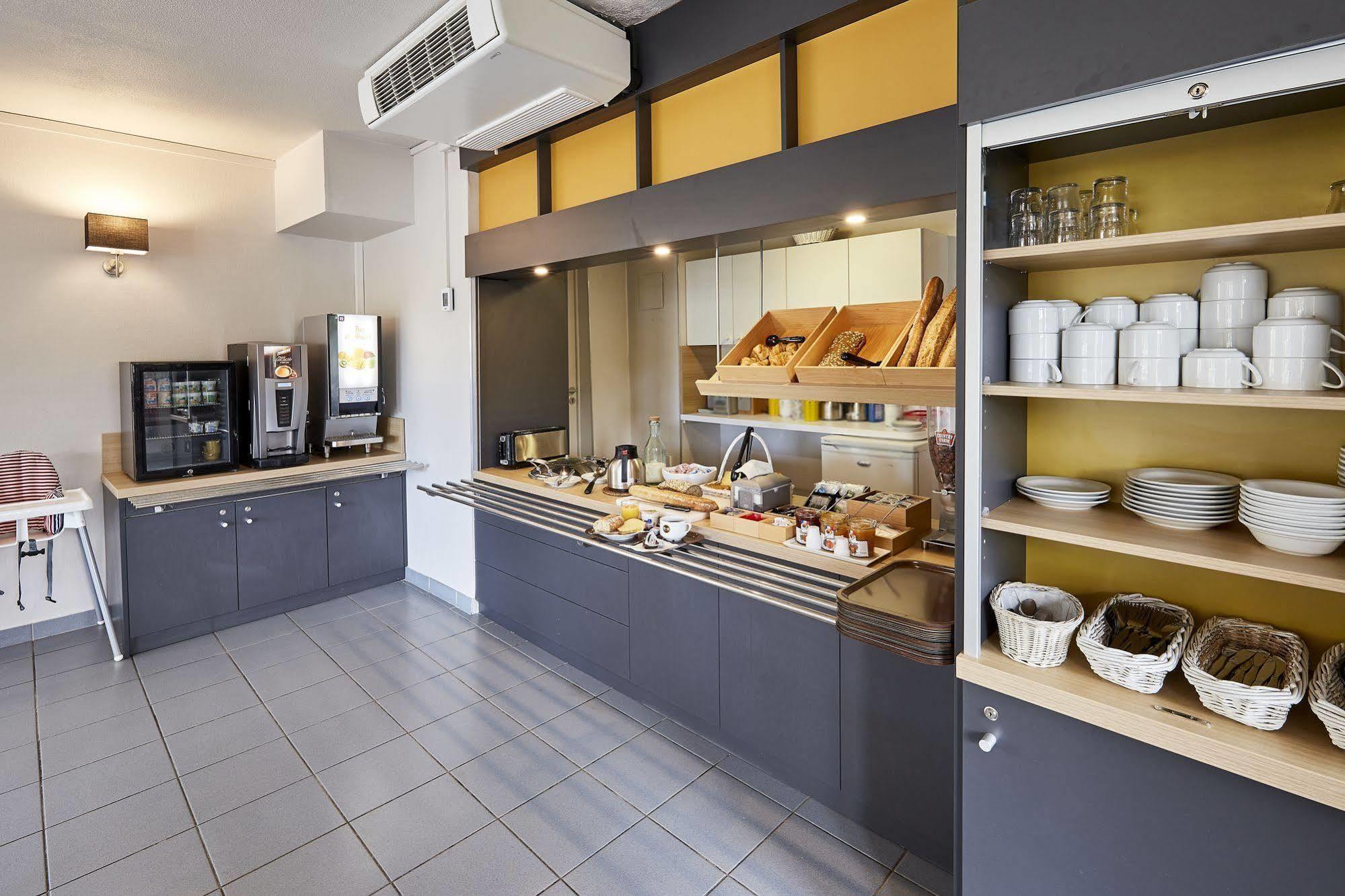 B&B Hotel Lyon St Priest Saint-Priest  Buitenkant foto
