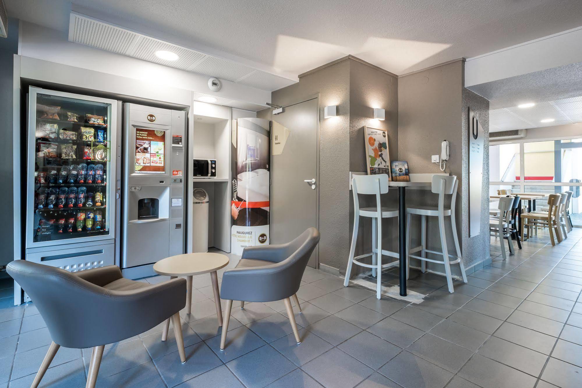 B&B Hotel Lyon St Priest Saint-Priest  Buitenkant foto